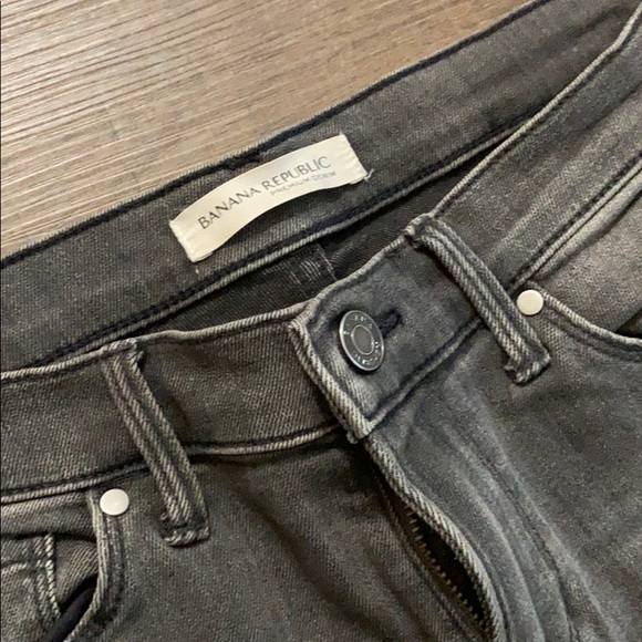 Banana Republic | Skinny Jeans - Picture 2 of 3